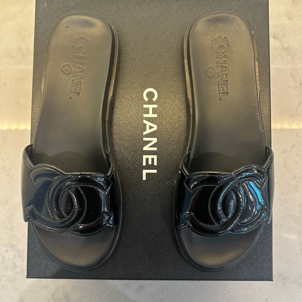 CHANEL Patent Black Slide Sandals